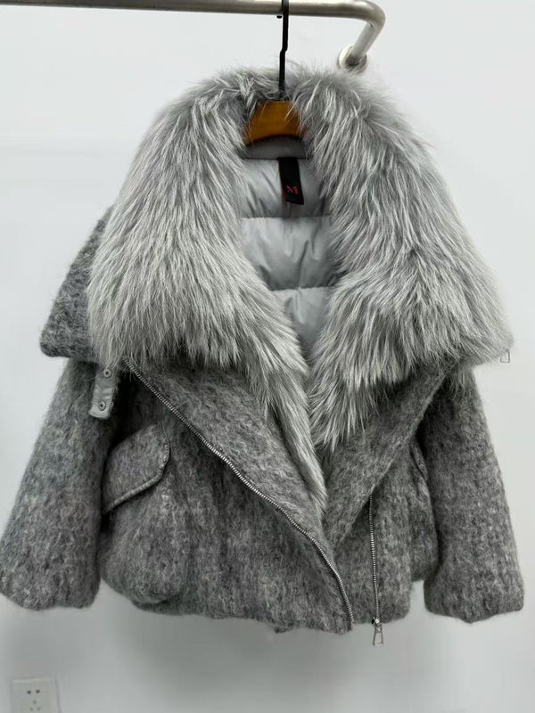 Womens Down Jacket With A Luxurious Cashmere Fur And Raccoon-Fur Collar