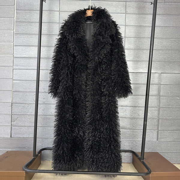 Womens Elongated Wool Coat With A Tailored Lapel